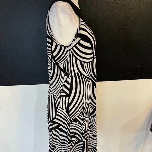 White House Black Market Graphic Print Dress | Size 2 | With Pockets - Picture 9 of 14